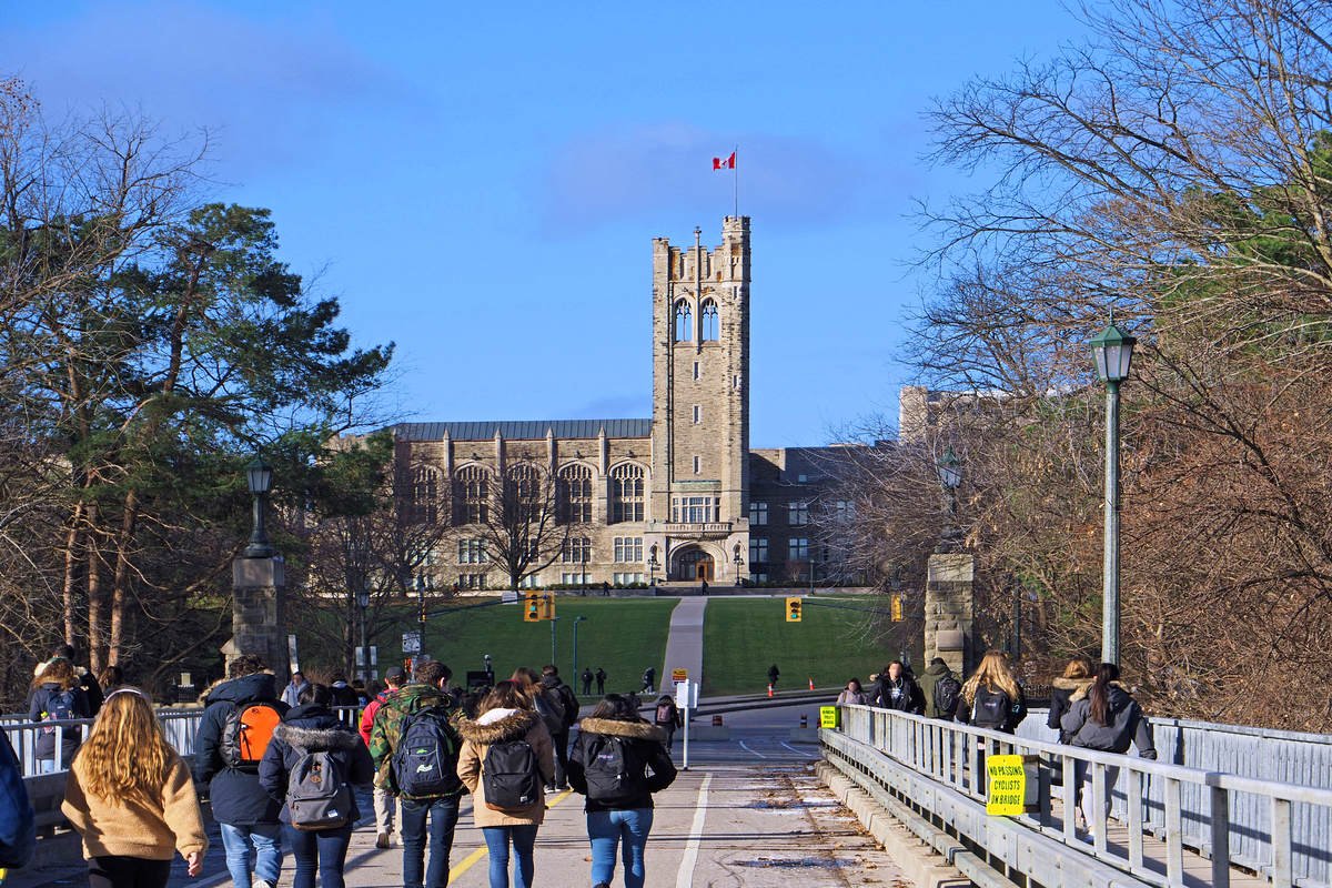 canadian-colleges-stock-1200x800-persp